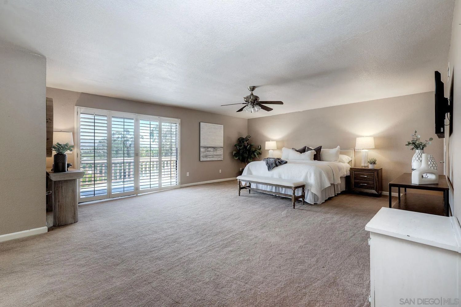 Jamul, CA 91935 (22)